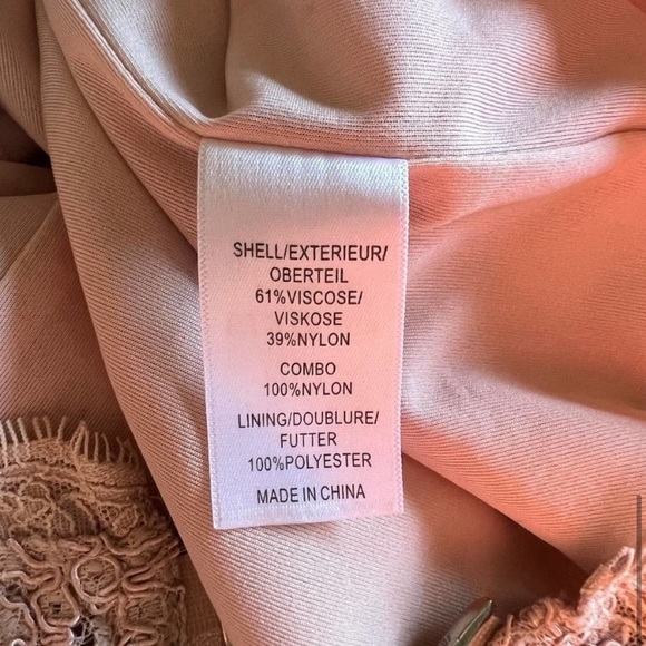 Adrianna Papell Evening Lace Dress with Exposed Back Zipper Pale Pink Size 6 - Picture 10 of 11